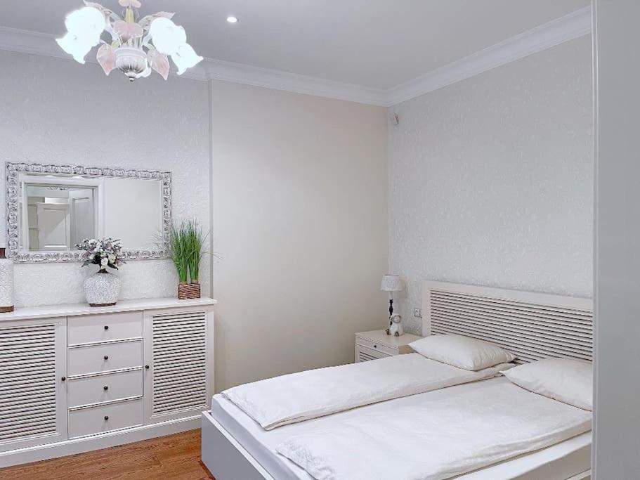 Exclusive Diamond At Mala Strana Apartment